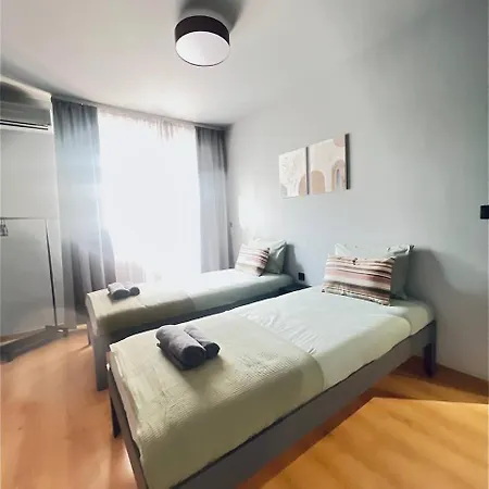 Heart Of City, Steps To Apartament *