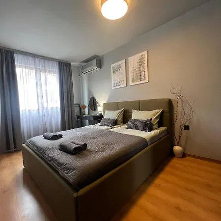 Heart Of City, Steps To Apartament *