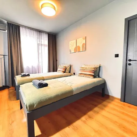 Heart Of City, Steps To Apartament *