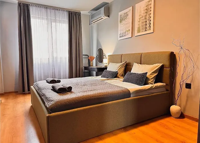 Heart Of City, Steps To Lägenhet