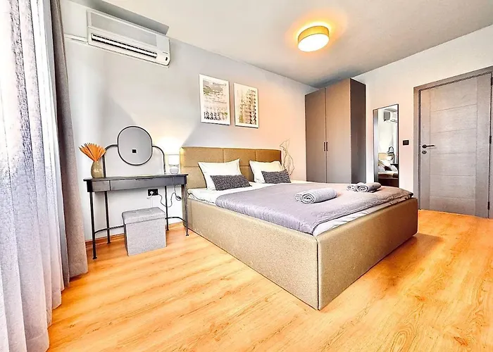 Heart Of City, Steps To *