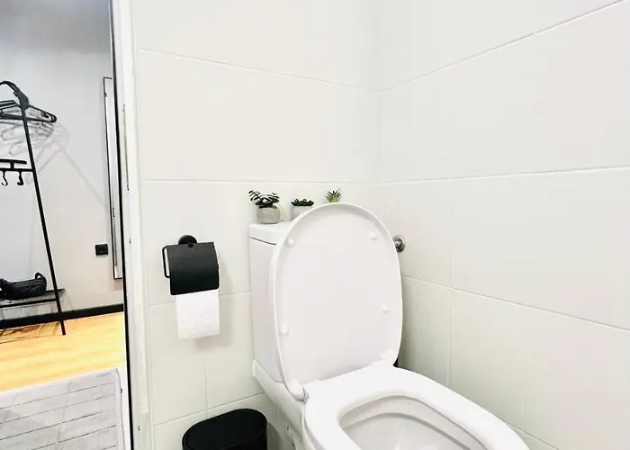 Lägenhet Heart Of City, Steps To *